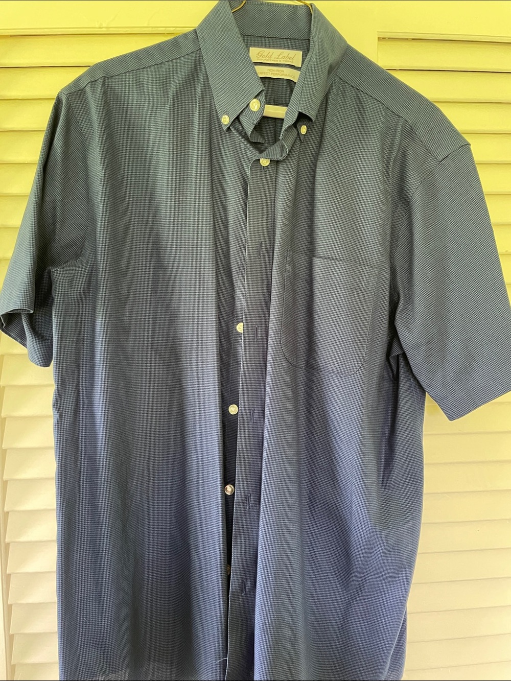 Roundtree & Yorke Gold Label Men's Short-Sleeve Button-Down Shirt in Navy